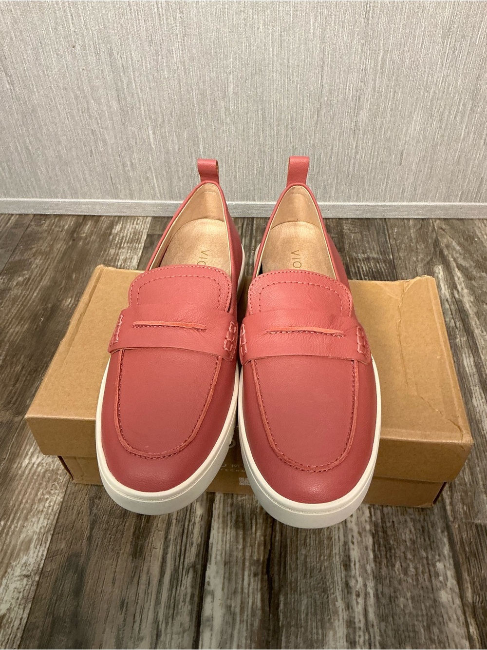 Vionic Women’s Slip-On Loafer in Dusty Rose with Cream Sole Size 8 - Picture 16 of 16